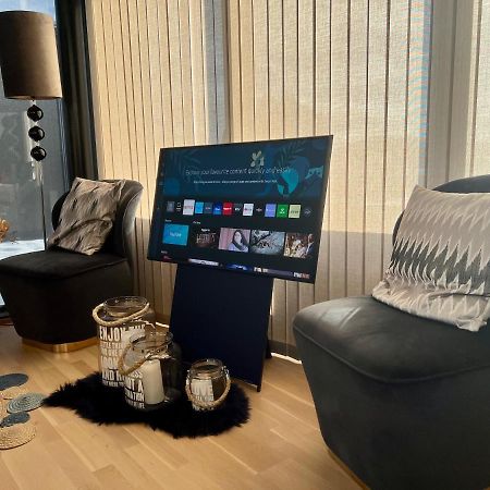 Attraktiv & Smart Funkishytte Pa Nes Strandhager. Årnes Kültér fotó