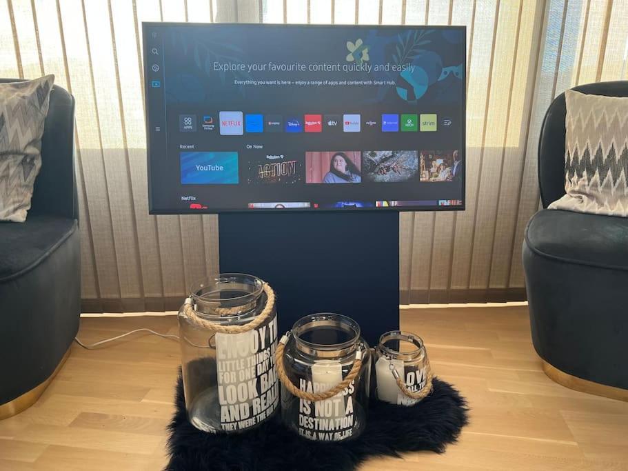 Attraktiv & Smart Funkishytte Pa Nes Strandhager. Årnes Kültér fotó