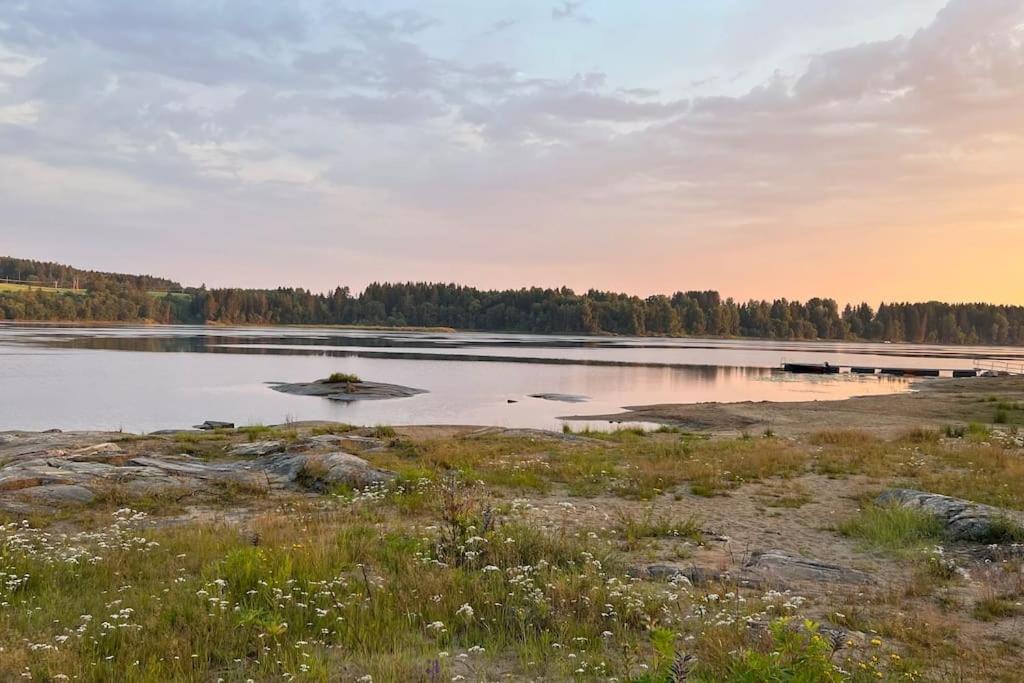 Attraktiv & Smart Funkishytte Pa Nes Strandhager. Årnes Kültér fotó